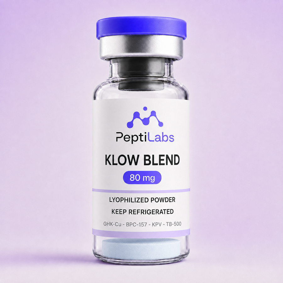 Vial de KLOW Blend 80 mg de PeptiLabs con el polvo liofilizado azulado al fondo