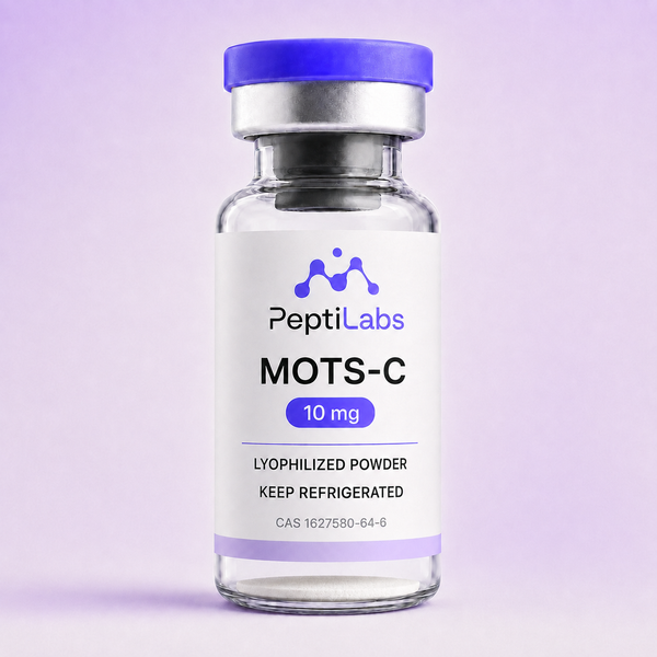 Vial de MOTS-c 10 mg de PeptiLabs con el polvo liofilizado al fondo